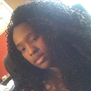 Meet your Posher, Alexus